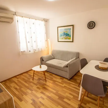Apartamento With Parking Spaces Baska, Krk - 19512